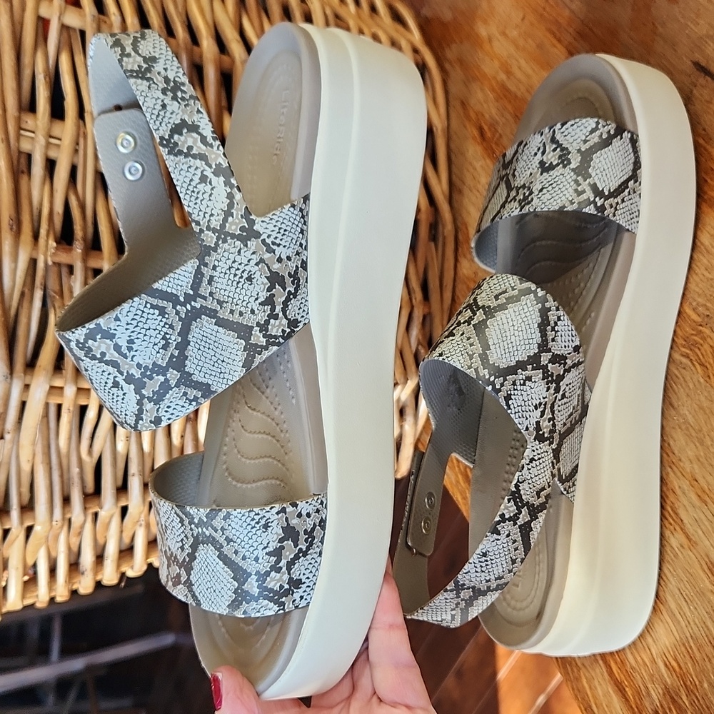 CROCS sz 9 LiteRide Brooklyn Sandals Python - image 6